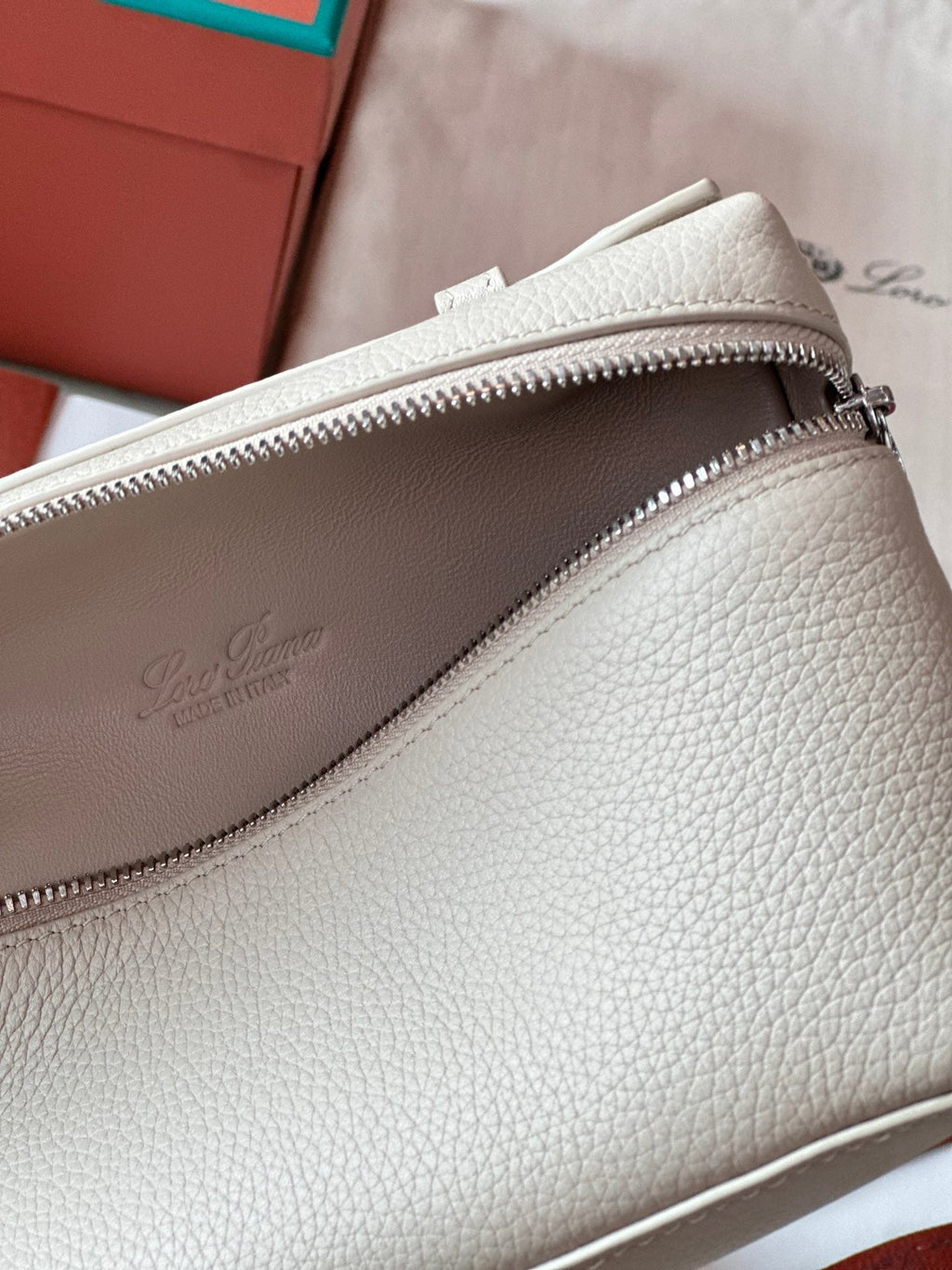 Saddle 19 Loro Leather Bag